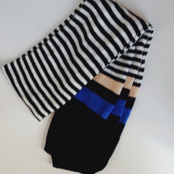 White, black, blue and tan scarf. Lightweight sweater.r material. - Picture 3 of 6